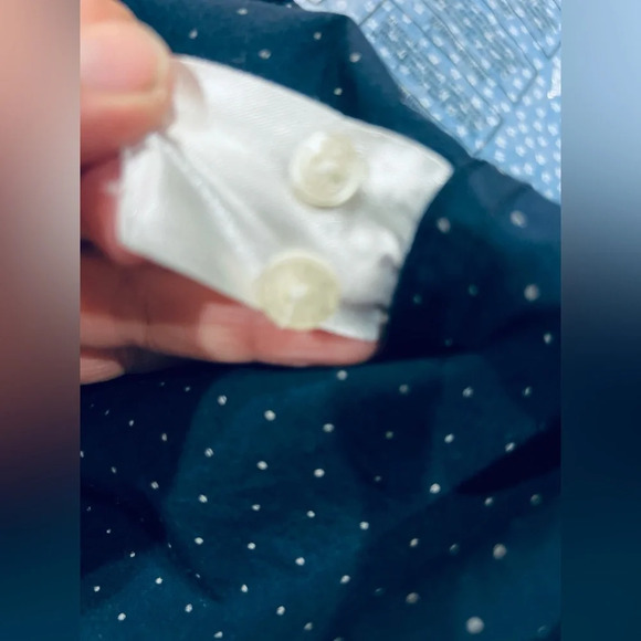 LEVI’S CLASSIC ONE POCKET SHIRT
Blue color size small pit to pit 20” - Picture 12 of 12